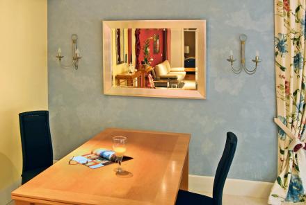 Wohnzimmer mit Esstisch